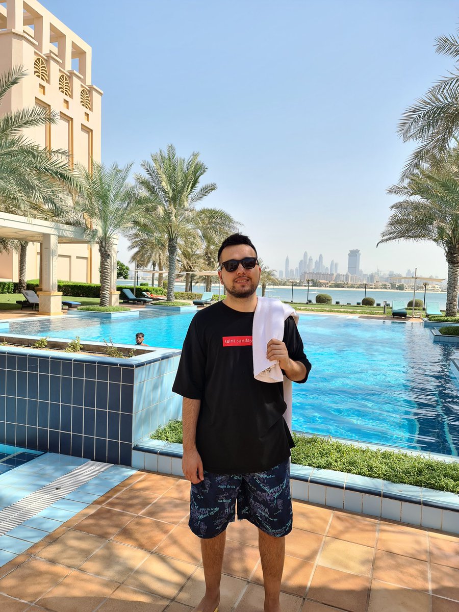 billyZTAR's tweet photo. What’s up Dubai https://t.co/ZYSEkJGSNc