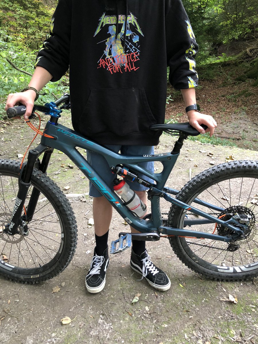 Luca_marcoz's tweet photo. @VANS_66 @VANS_Europe vans while mountain biking? https://t.co/kIQrtg2cAY