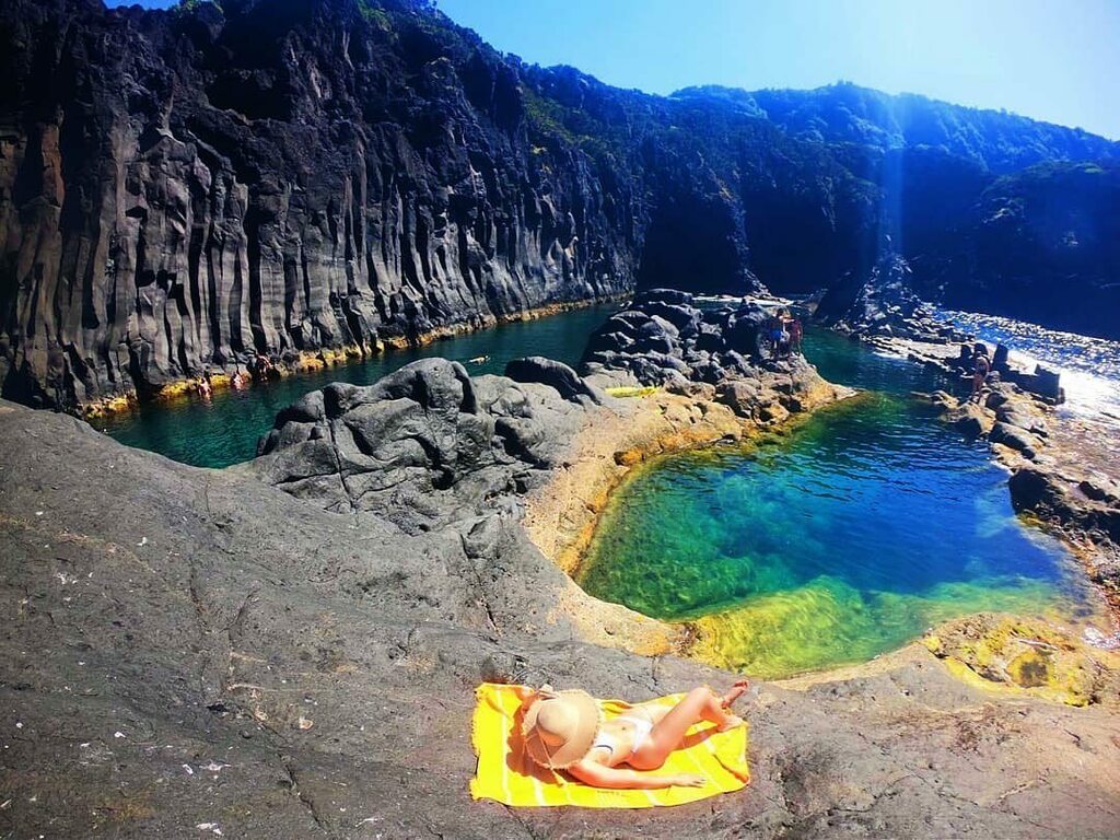 AzoresWhatElse's tweet photo. Photo by @santoscristina31 Paradise found 📍🐚
#summer21 #summervibes #sunnyday #naturepool #azoresislands #sjorge #saltyhair #paradise #oceanlover #naturephotography #bikinitime #girly
.
#Repost #AzoresWhatElse #Azores #Açores #Portugal #View #Travel #Nature https://t.co/IzHZblPCkA