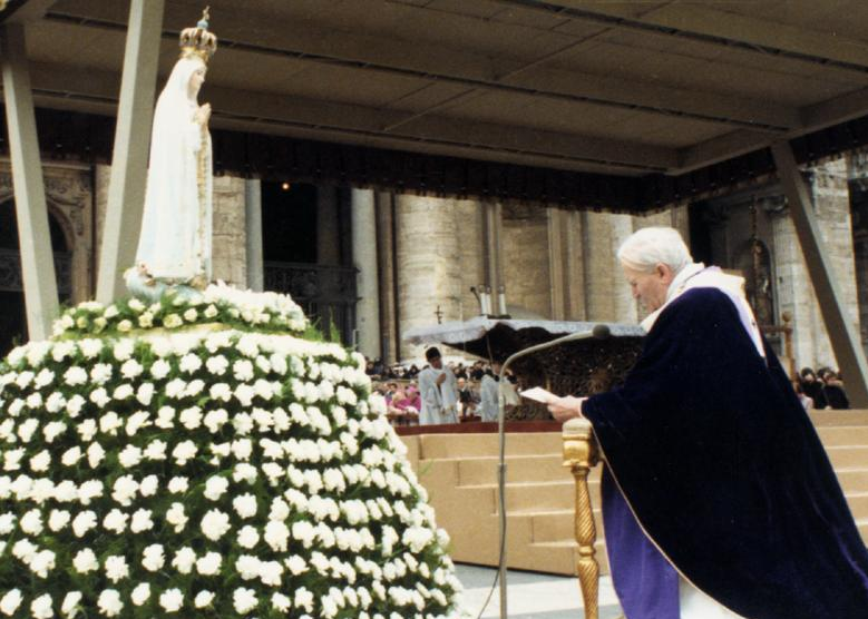 VirgenCoromoto's tweet photo. Del 1 al 11 de septiembre, los días 43 al 53 de estos #150DíasdeIntensaOración hasta el #12diciembre les invitamos a Rezar el Santo Rosario con sus 5 misterios: Preparatorios, Gozosos, Luminosos, Dolorosos y Gloriosos y rezar esta Consagración al Inmaculado Corazón de #SJP2 https://t.co/asiZQ74mqY