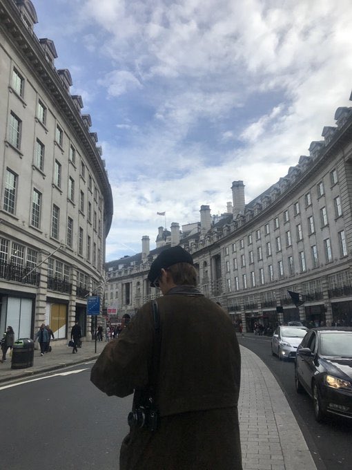 SERENDlPTAE's tweet photo. taehyung loves london: a thread https://t.co/BuigIOkcAW