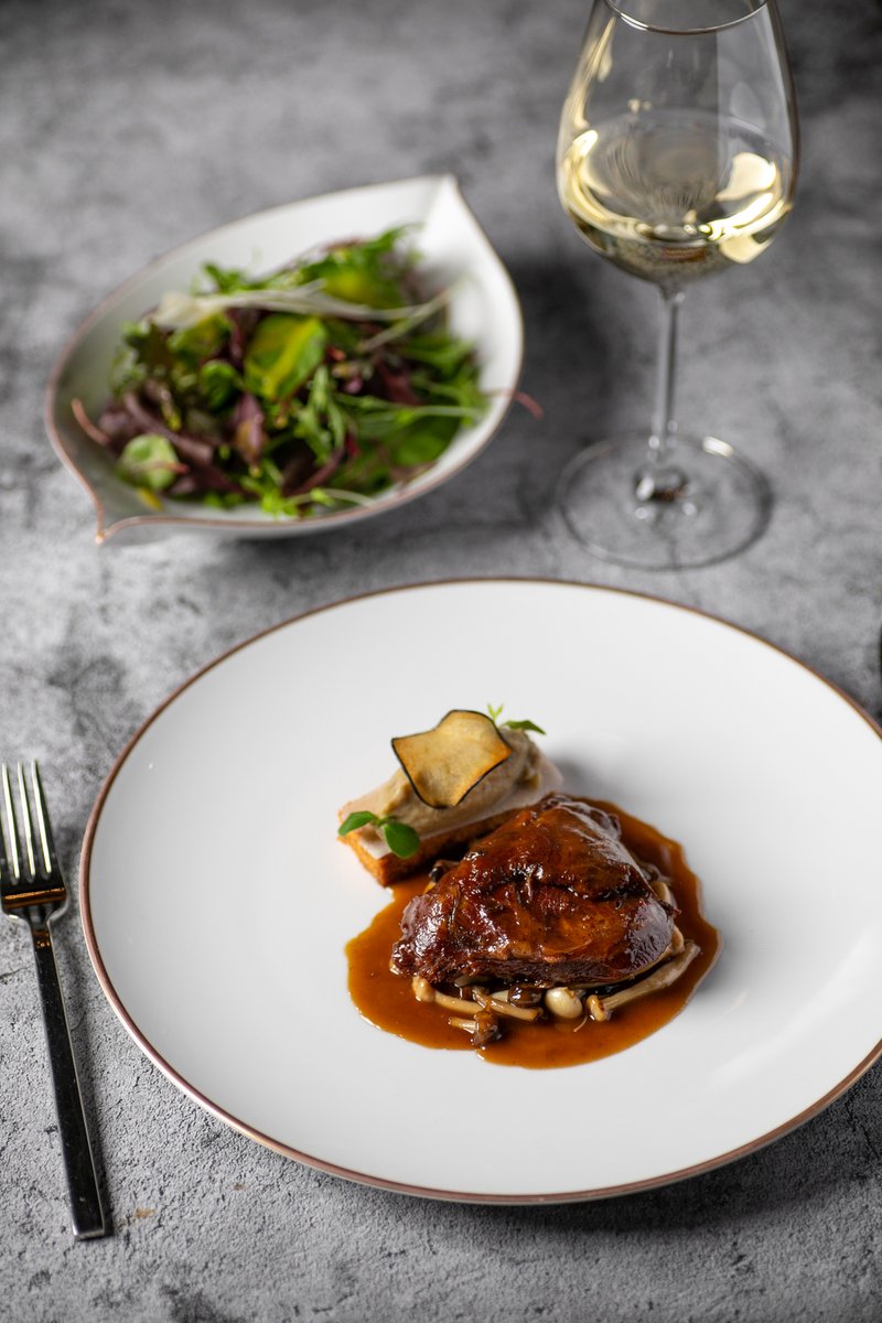 Food for the soul. Dining at Salonica Restaurant is an experience one must have when visiting Thessaloniki.
RSVP : +30 2310 897176 
Salonica Restaurant 
makedoniapalace.com 
#MakedoniaPalace #Thessaloniki #VisitThessaloniki #Hotels #Restaurant #Food #Skg #Salonicarestaurant