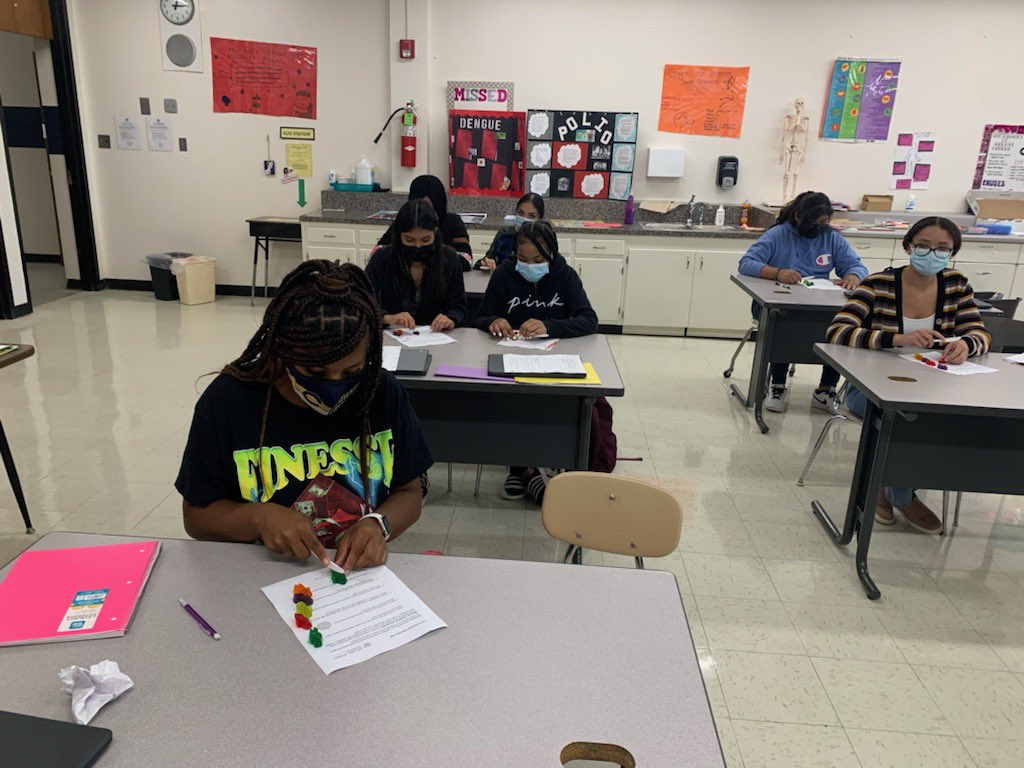 RobinBowers_CTE's tweet photo. Gummy bear dissection! This activity allows students to demonstrate their understanding of body planes (health science 1 ) #ABSSCTE @CTEforNC @CummingsCavs #CTEisSTEM https://t.co/DTbd3BJjWZ
