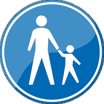It’s not just roads – cars are a danger wherever they are moving. Remember to hold children’s hands in car parks, near driveways &amp; even pedestrian zones out of hours. 
✋🚗🅿️
#ThinkThursday #RoadSafety #ShareToBeSafe