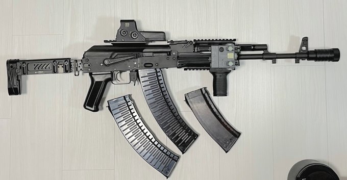 「AR-15 M4カービン」のTwitter画像/イラスト(古い順)