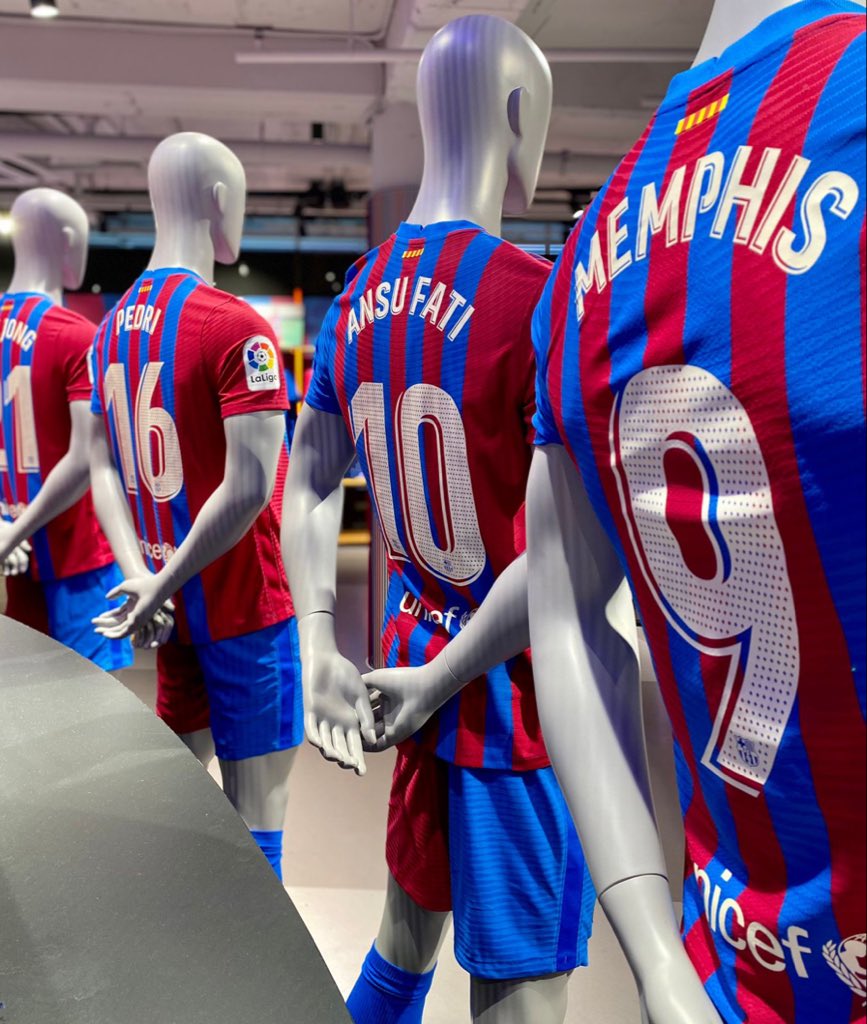 الفخامة في صورة💙❤️