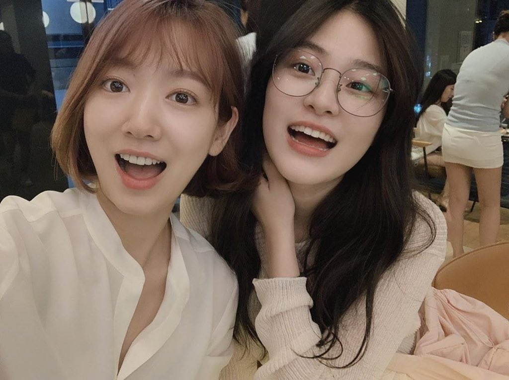 lskgallery's tweet photo. Lee Sookyung &amp; Park Shinhye <3 https://t.co/FQvGkiKOoI