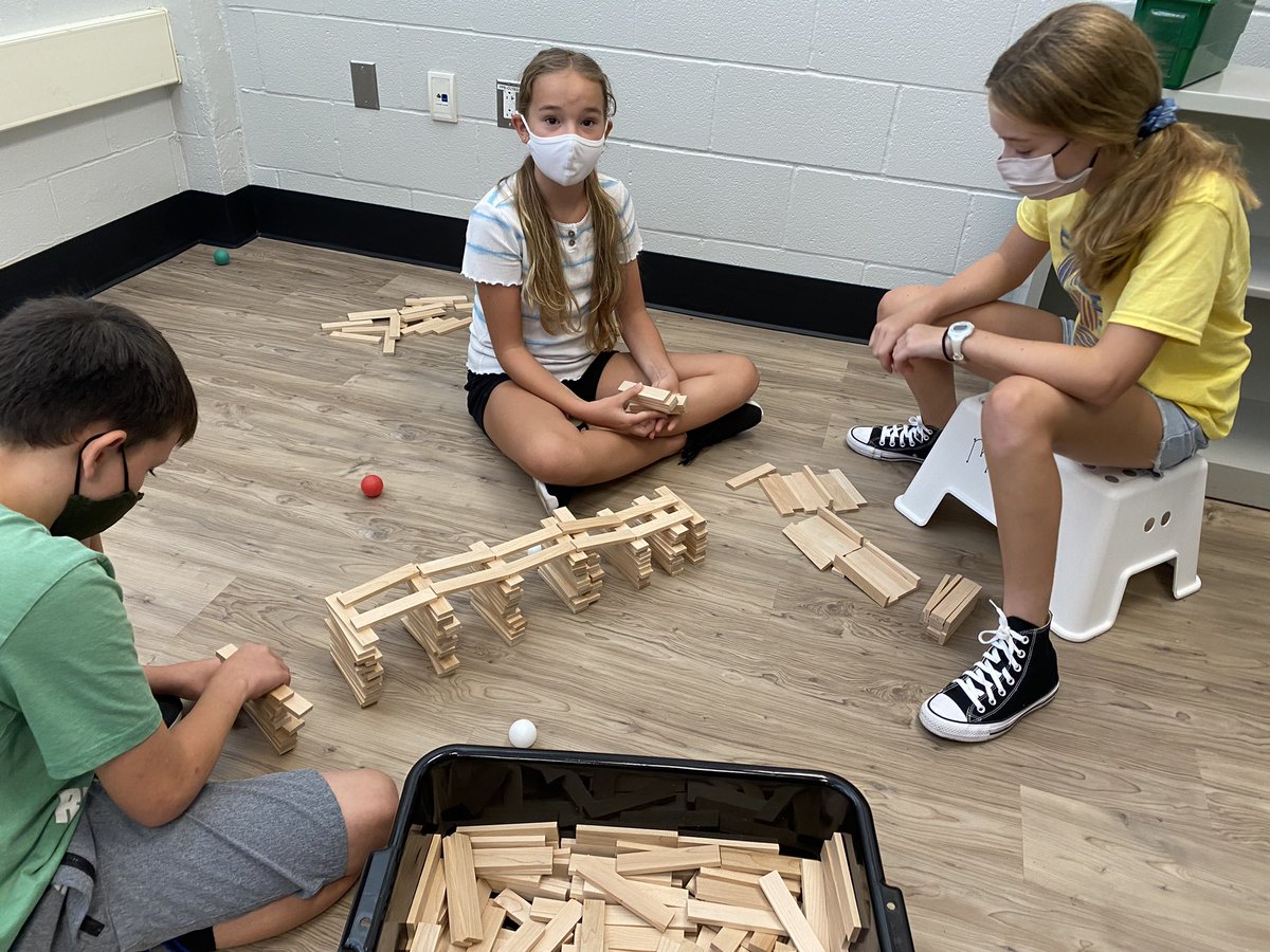 mrsscienceguru's tweet image. More amazing 5th grade Keva ramps! @HoughStreet220 @KEVAplanks @barrington220