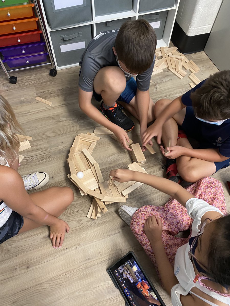 mrsscienceguru's tweet image. More amazing 5th grade Keva ramps! @HoughStreet220 @KEVAplanks @barrington220