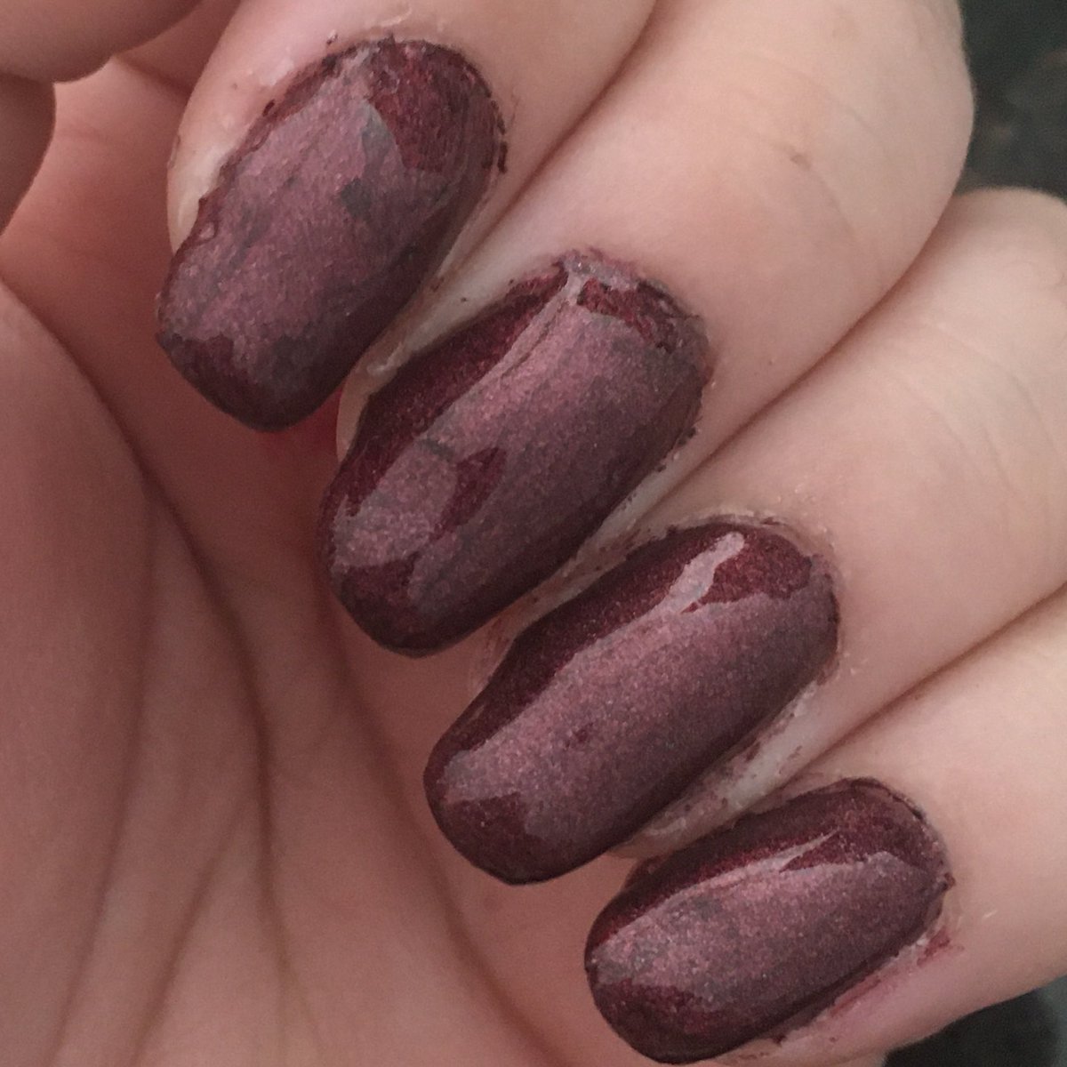makeupXnail's tweet photo. #HoloTacoBonusTrack !! 
 
BREATHTAKING burgundy shade that I’m calling “Heart Break” for now :) 

Mix of Green Taffy and Red Licorice. It’s my favorite combo shade, I think 💖

@nailogical @holotaco https://t.co/40Zkb2oIzb