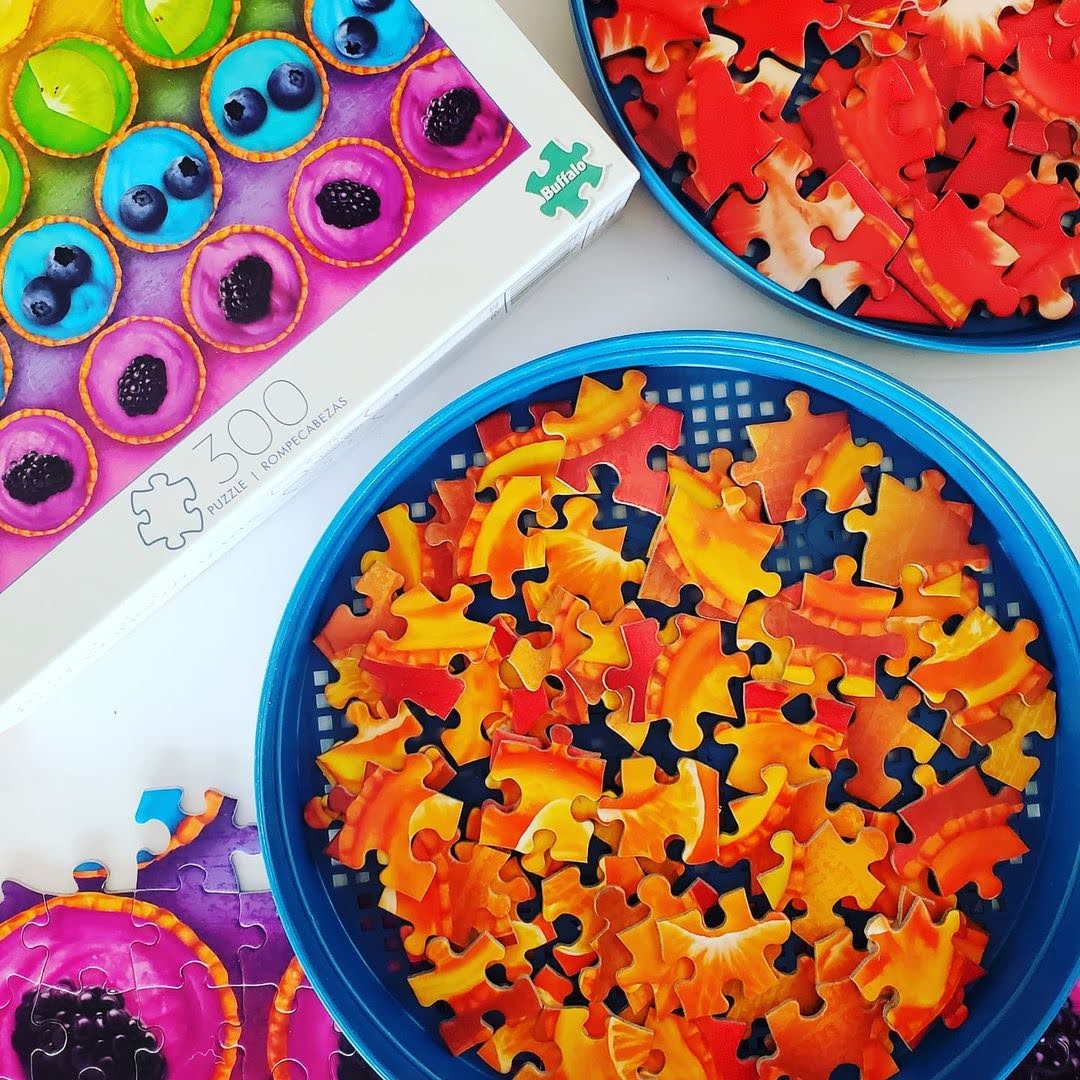 "Loving all the colours in this fun Buffalo Puzzle! 💜💙💚💛🧡" 📸: <a href="/puzzle/">Puzzle</a>.wizard on Instagram

🧩: Rainbow Tarts | Art of Play series | 300 pieces

#BuffaloPuzzles #puzzles #jigsawpuzzles #rainbow #food #desserts #baking #fruit #colorful
