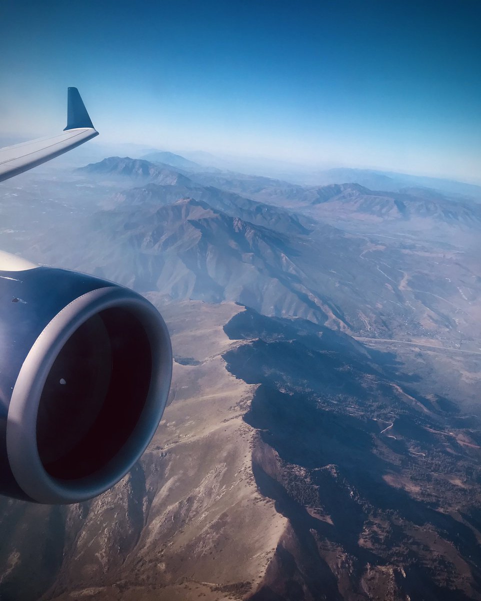 Making it’s winglet Wednesday debut on my page, the <a href="/Delta/">Delta</a> A-220 “Made in Mobile, Alabamabus” 🛫😎