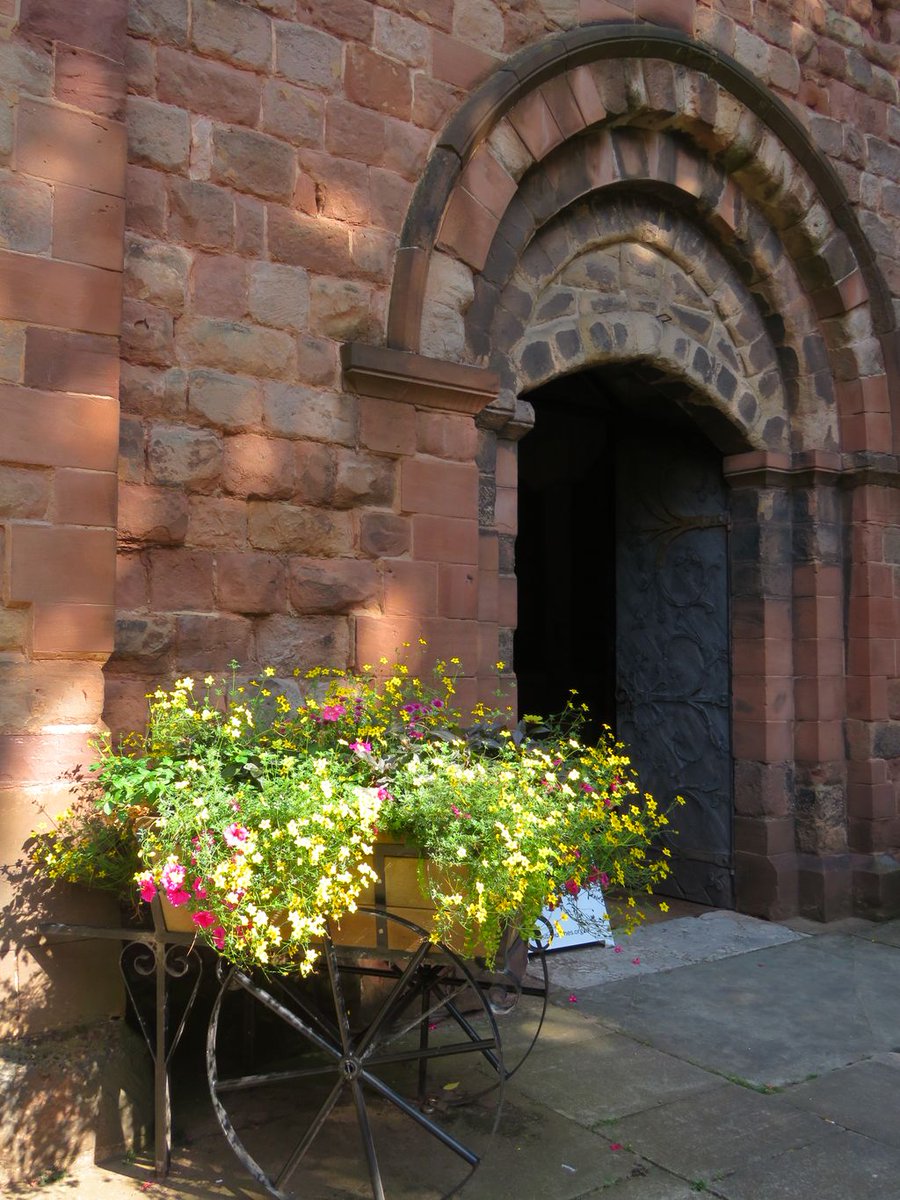 Our <a href="/ShrewsBloom/">Shrewsbury in Bloom</a> flowers outside <a href="/SY1StMarys/">SY1StMary's</a> bring added colour to the front of the church.
Whilst it's almost the end of summer, we hope people can still enjoy the floral features in #Shrewsbury.
<a href="/HOEInBloom/">HoE In Bloom</a> 
<a href="/The_RHS/">The RHS</a> 
#ourbloom