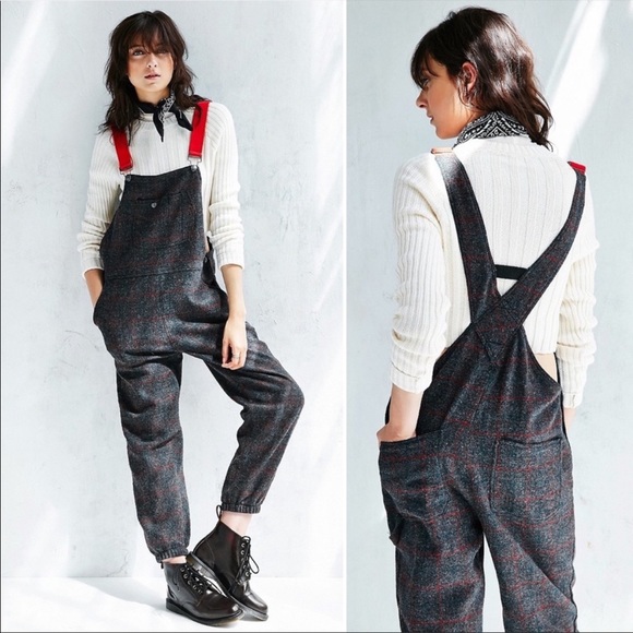 PoshCastQueen's tweet photo. So good I had to share! Check out all the items I'm loving on @Poshmarkapp #poshmark #fashion #style #shopmycloset #jennyyoo #woolrich: https://t.co/0RzHg9jVkL https://t.co/5iTBsTUKD8