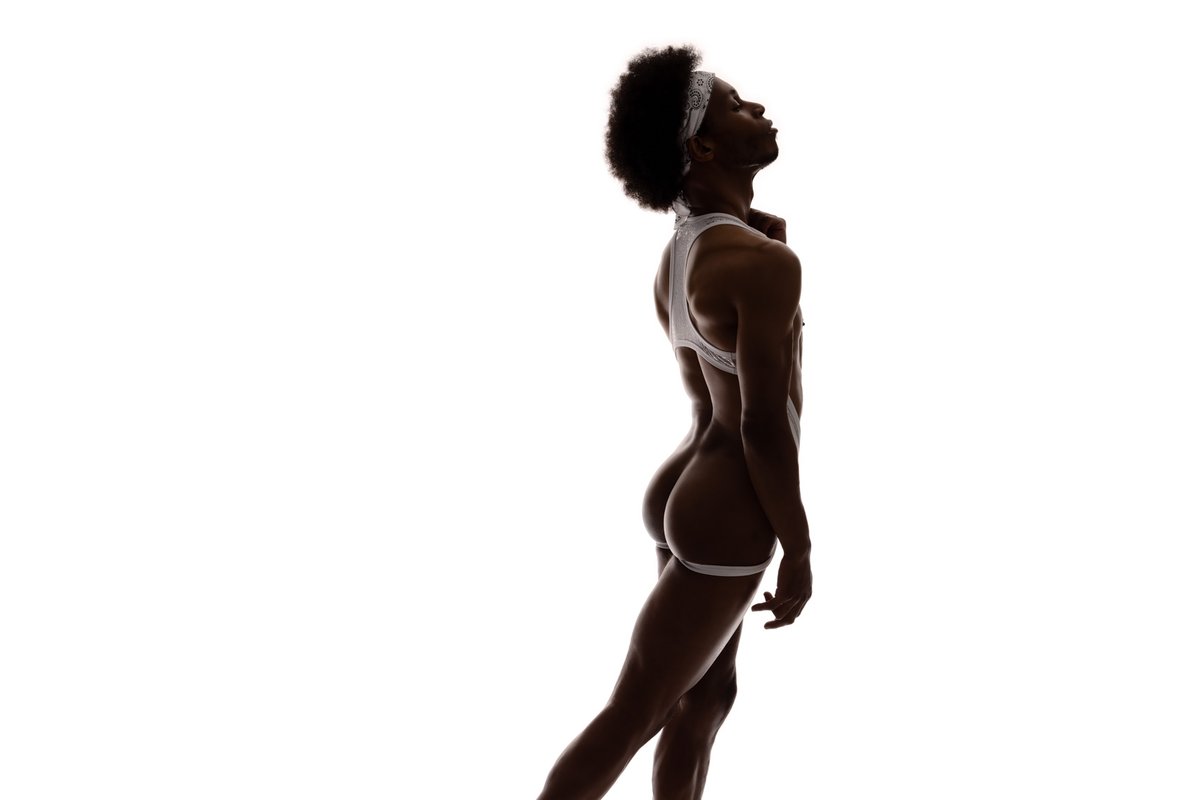 photopherolson's tweet photo. @kojiXXXshaft  #silhouette #sosexy #humpdayvibes https://t.co/DrM9IdEAby