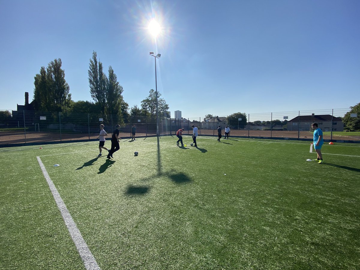 fare_josh's tweet photo. What a great day at our first #FAREmasterclass  session with @EEmployability @EastbankAcademy ⚽️ the YP learned all about the roles of a coach as well as taking part in a full session #FARESports. Massive well done to all involved 💪🏻 The sun also made it better ☀️@FARE_Scotland https://t.co/fgztmeCkbm