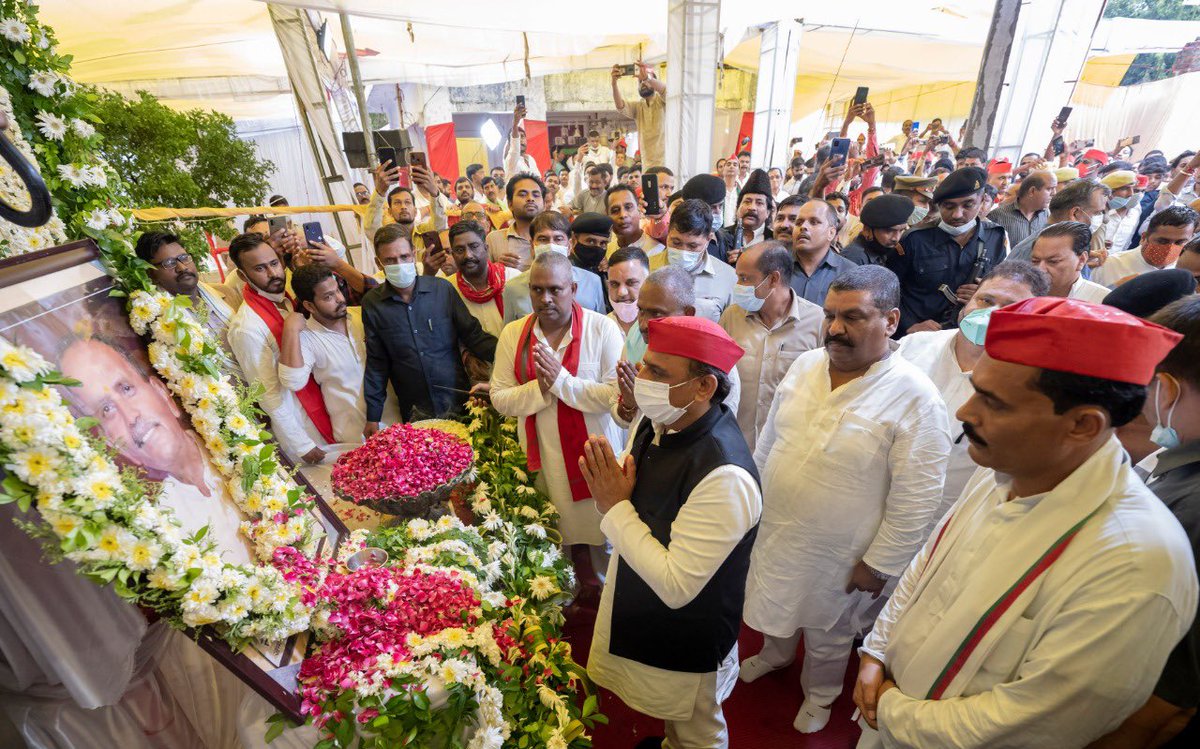 yadavakhilesh's tweet photo. हरदोई में आज। https://t.co/lAqyJDq3GX