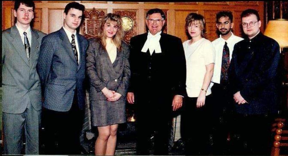 MartinforMB's tweet photo. "A legislative intern in 1995/96, he eventually went on to become Premier of MB." Who is @kelvin_goertzen ? Congrats on beating me to the Chair ;) You have my complete support &amp; I could think of no one else more capable to guide us through these times #mbpoli #legislativeinterns https://t.co/1Tl5KUb5sy