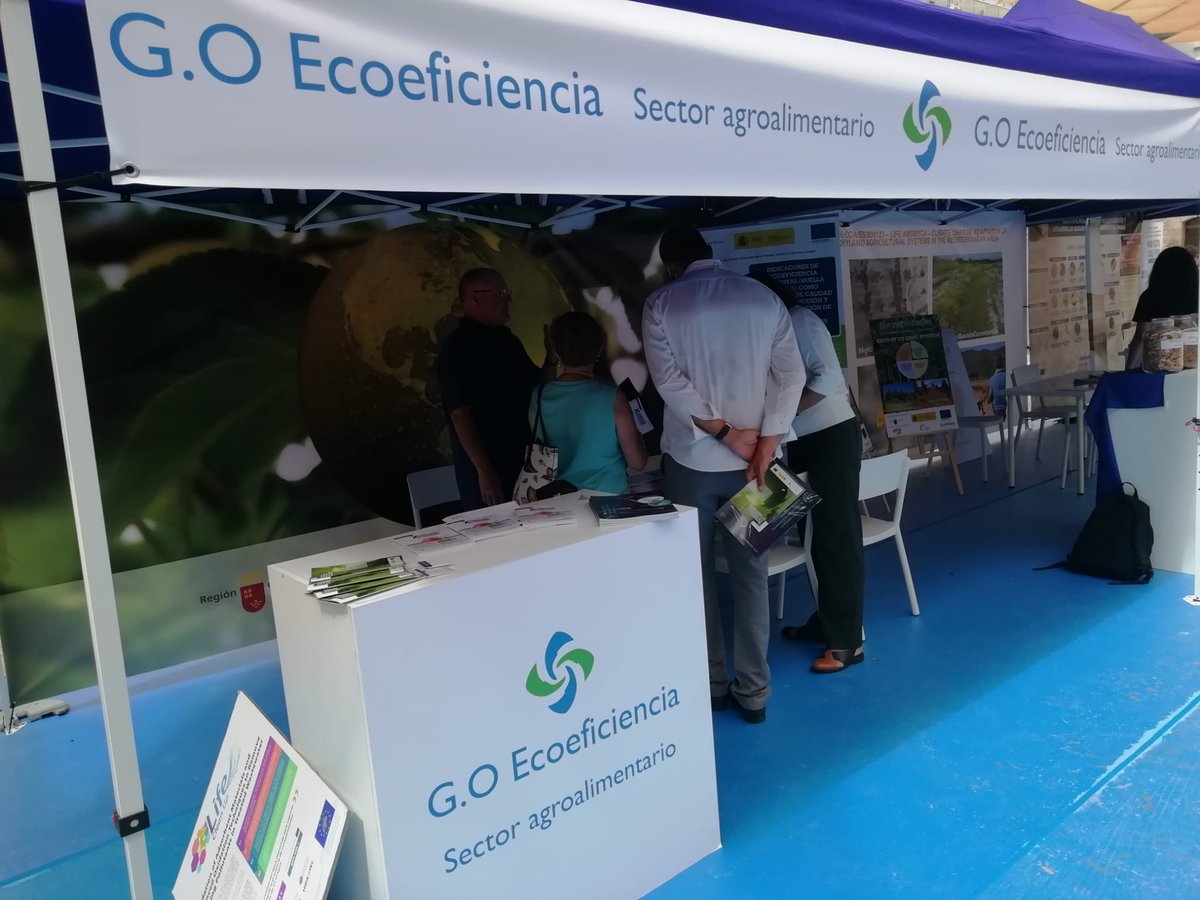 CTCAlimentacion's tweet photo. Hoy, acompañamos al #GOEcoeficiencia, como colaborador externo, en el stand del XIII Congreso de Economía Agroalimentaria organizado por @somosAEEA y que se está desarrollando en la #UPCT

#Hidalgo 
#Agromil
#Mensajero https://t.co/BOwLC96n6R