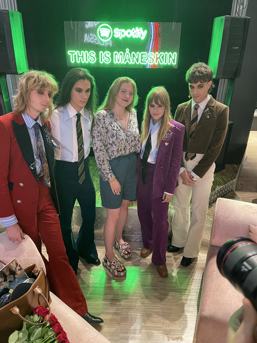 thischuma's tweet image. спотифаймойспотифай