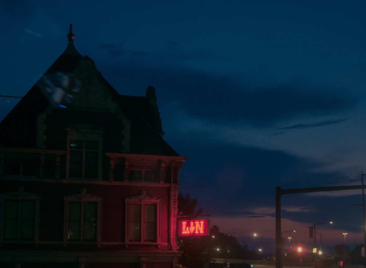 jonathanvinsonn's tweet photo. blue hour in Knoxville https://t.co/OZq9aFox0a