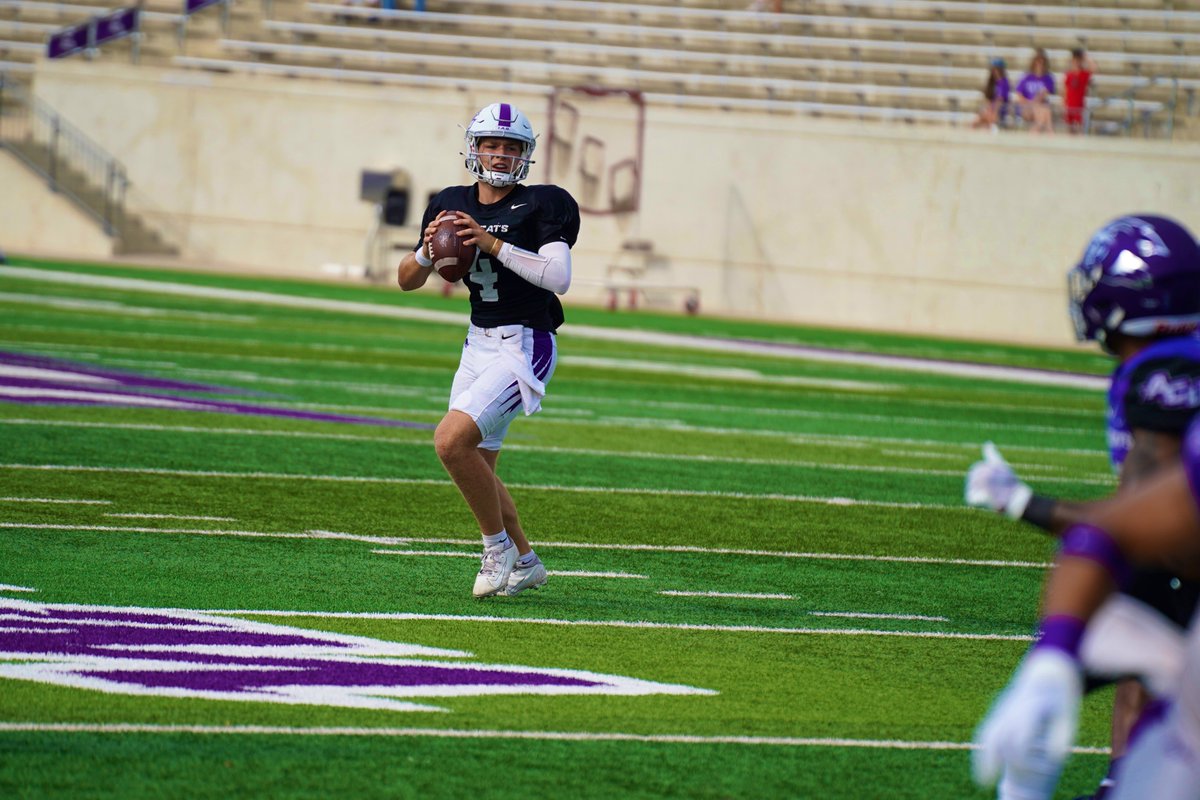 ACUFootball's tweet photo. Head coach @AdamDorrel opened his weekly press conference today by announcing that that Stone Earle will be QB1 for the Wildcats on Saturday vs. SMU. https://t.co/8BFEHI4TTK