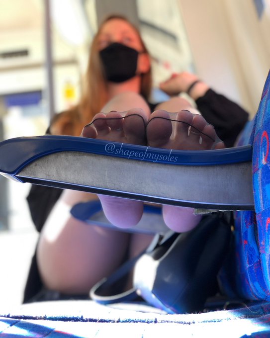 Don&rsquo;t mind me.. I&rsquo;m just going to rest my feet here 😏 https://t.co/GdznftpuwJ<a href="/tag/pantyhose"class="tags"><span>#pantyhose</span></a><a href="/tag/soles"class="tags"><span>#soles</span></a><a href="/tag/strumpfhosen"class="tags"><span>#strumpfhosen</span></a><a href="/tag/collants"class="tags"><span>#collants</span></a><a href="/tag/nylonmodel"class="tags"><span>#nylonmodel</span></a>