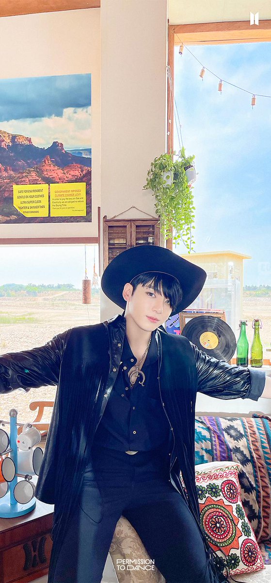 TuAnh_05's tweet photo. #HappyBirthdayJungkook🥳
#HAPPYJKDAY
Jungkook a~~~!
Anh 25 tuổi rồi đấy😊
Anh đã vất vả nhiều rồi, hãy nghỉ ngơi thật đầy đủ anh nhé!
Hãy giữ gìn sức khỏe, hãy làm những điều anh thích, giành nhiều thời gian cho bản thân! Hạnh phúc anh nhé!🥰
전정국 사랑해요💜 https://t.co/MYt0nzROPm