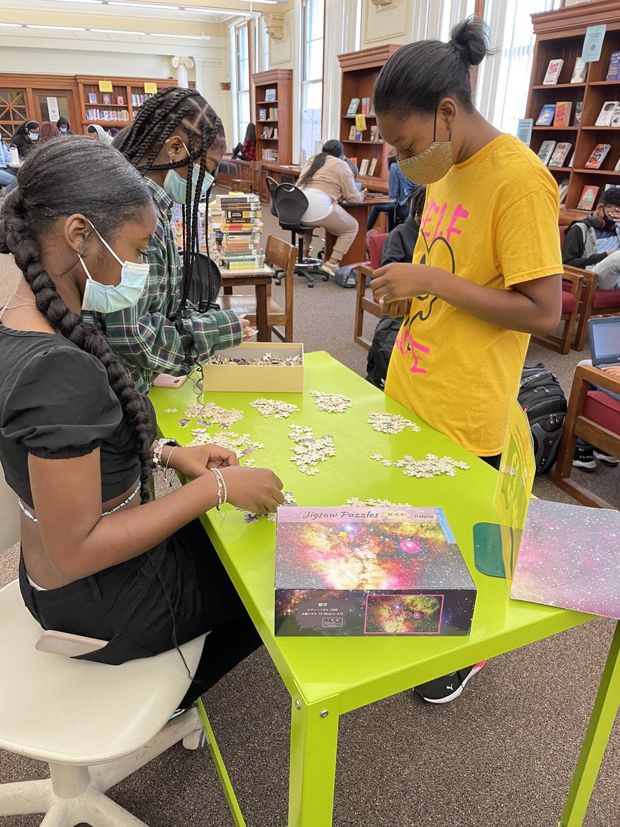 LMSAWritingCtr's tweet photo. Hey @LMSAEagles, meet some of this year’s Writing Center Tutors. They’re working on puzzles today in the library. https://t.co/6sWQOf381H