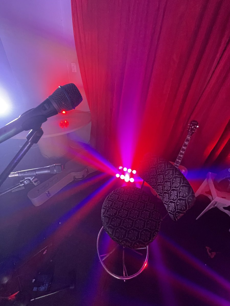 Tonight we’re streaming a show. Recorded during lockdown it is aptly named
The Curtain Call in Lockdown sessions.
Tickets available at:

quicket.co.za/events/149480-…