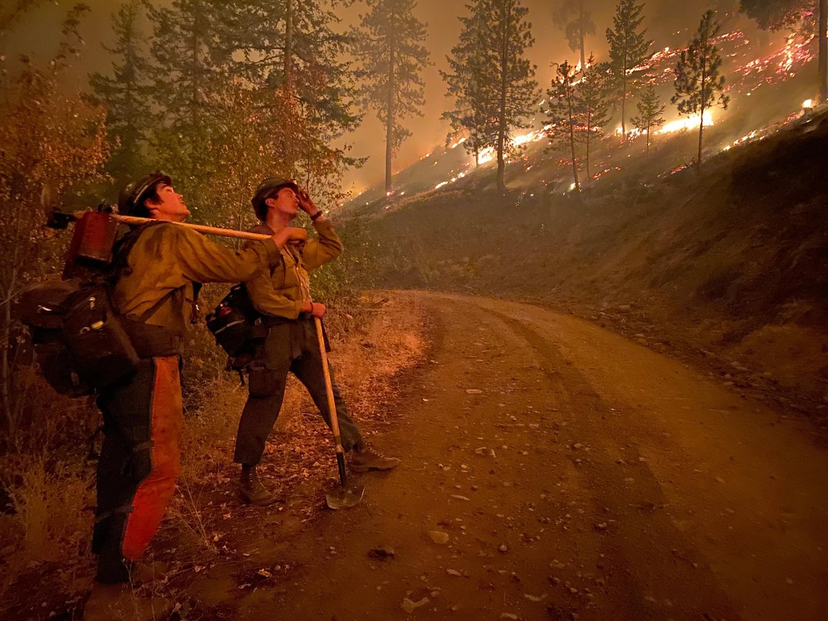 @ForestServiceNW @KIRO7Seattle @komonews @KING5Seattle @KVALnews @KOINNews @KGWNews @KATUNews @Q13FOX @fox12oregon @forestservice Your photo is lovely :) An insane amount of difficult work done by the @forestservice and done safely. To be young again and be able to do such work! I have talked with a LOT of fire crews in the @Angeles_NF and despite the difficulties, they say it's the best job in the world.