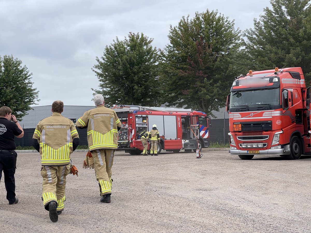Nu op KampenOnline: #Brandweer rukt uit voor #Brand in #Vrachtwagen