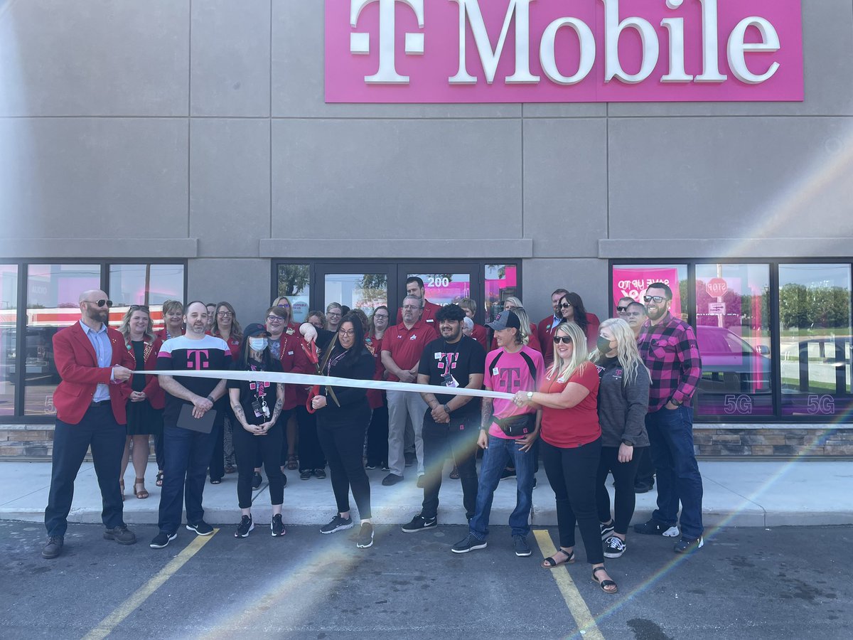 Thank you to the Austin Chamber for joining us in today’s ribbon cutting! 🎉✂️ <a href="/PaigeMagenta/">Paige Overby</a> <a href="/JohnLoughren/">John Loughren</a> <a href="/DenaPavlo/">Dena Pavlo</a> @TMoTruckRuralMN