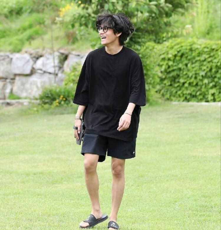 fanzillaa's tweet photo. WE LOVE YOU TAEHYUNG 🤗.     #v #BTSV #bts #WELOVEYOUTAEYUNG #WeLoveYouTaehyung #stophatingv #truearmy  💜💜💜💜💜💜💜 I as a true army will always be there to support you forever. 💜💜💜💜💜💜💜♾ https://t.co/hAAMZ2PRQ3