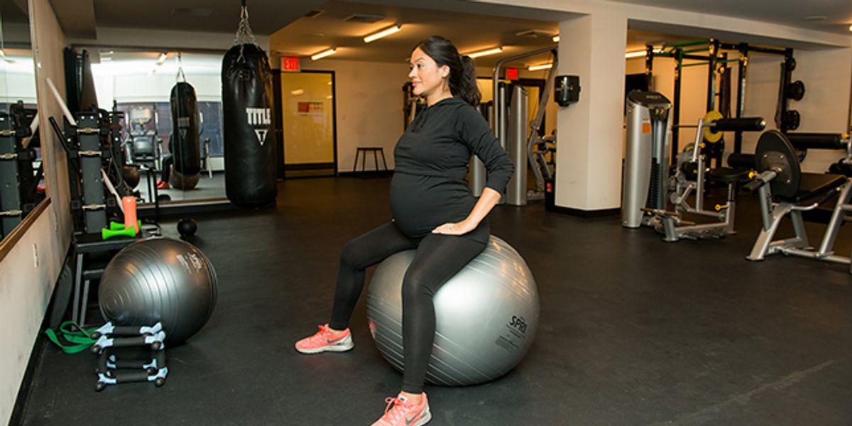 8 exercises to relieve hip pain during pregnancy, ow.ly/M9Pr50G2m0j #hippainexercies #pregnancyexercises