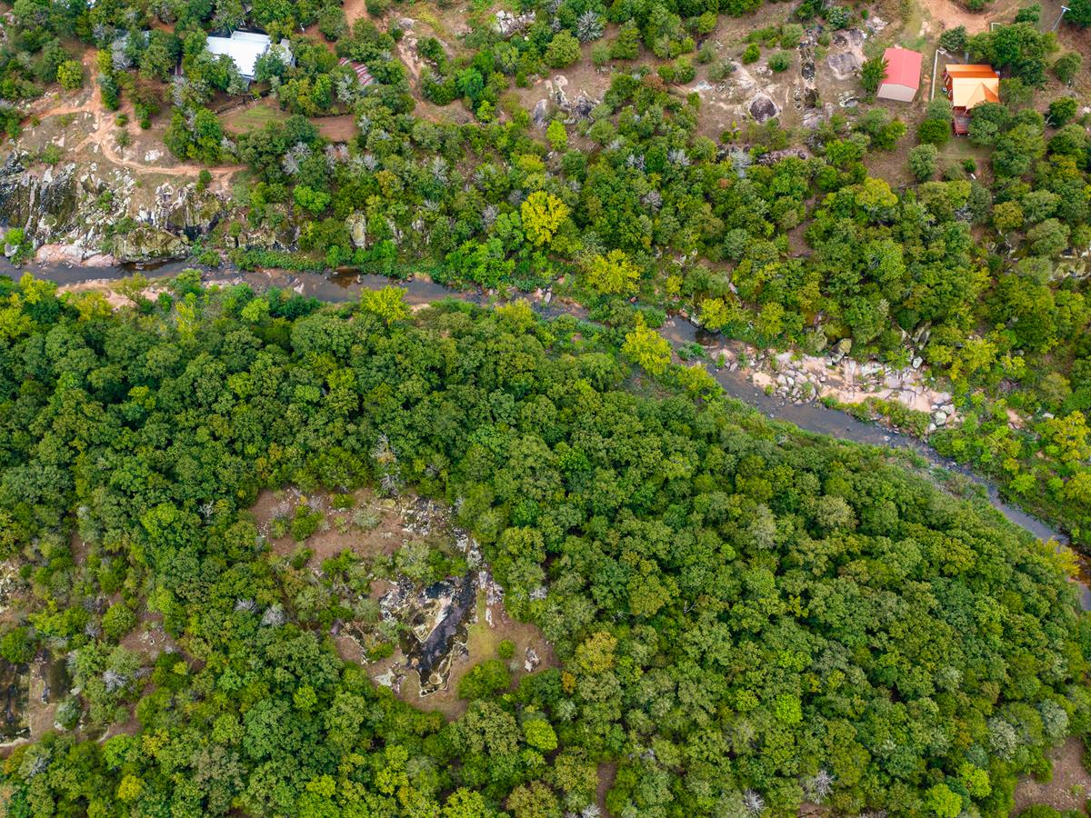 Featured #Lot: This 9.1 +/- acre lot north of Tishomingo, OK, features mature trees and 600 ft of Rock Creek frontage. Access is easy and power is along the road. Great spot to build a year-round home. Offered by Robert Dow w/ <a href="/remarkableland/">Remarkable Land®</a>. ow.ly/rSCO50G2tKH