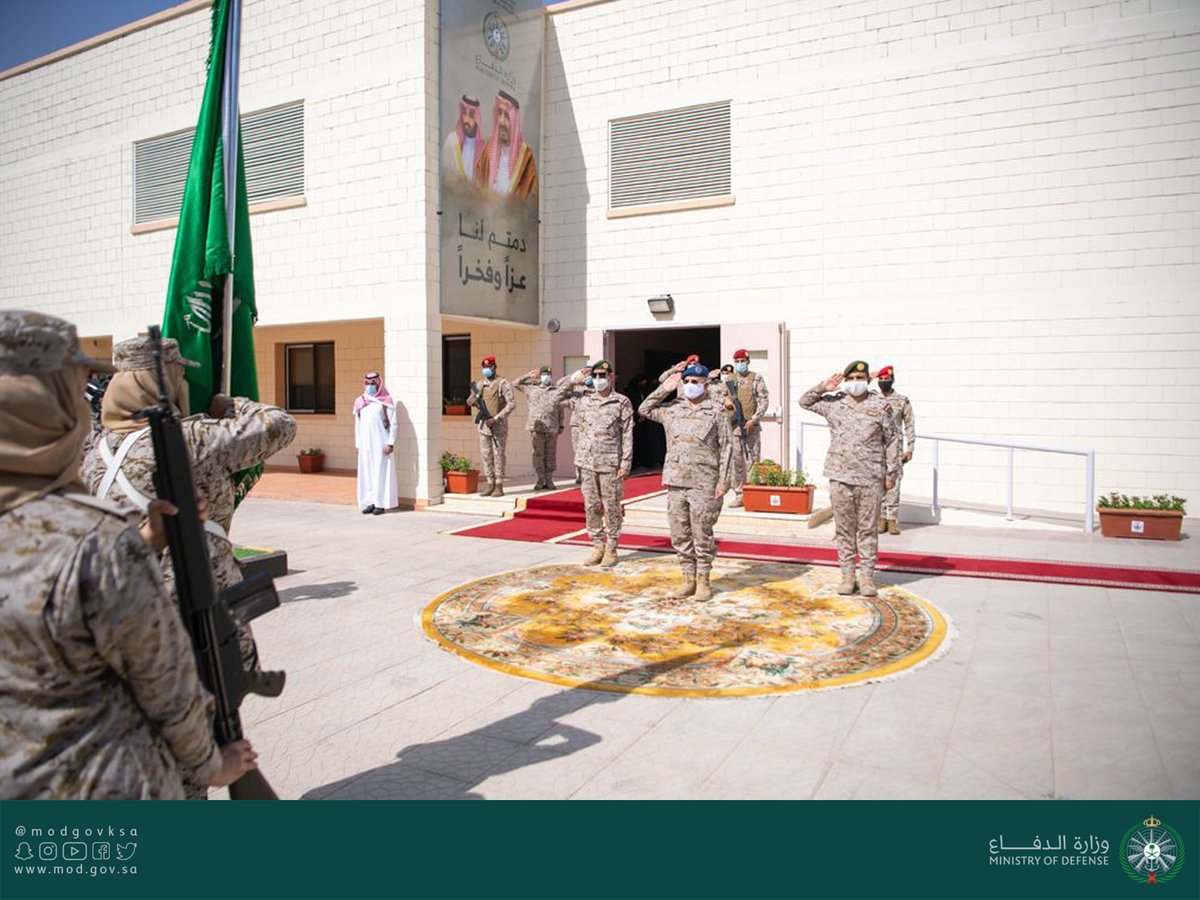 modgovksa's tweet photo. رئيس هيئة الأركان العامة يرعى تخريج الدفعة الأولى من مركز تدريب #الكادر_النسائي للقوات المسلحة.
https://t.co/kPj2g41XpS https://t.co/GXD8ToFyyN