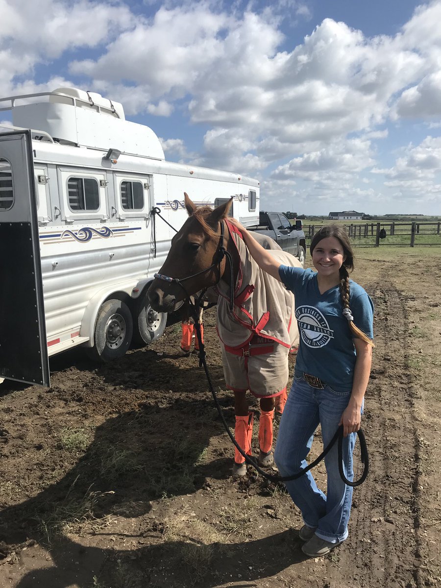AgencyWestern's tweet photo. 🔎Westy Wear Spotted🔍
🐎🤠Giddyup! Peri Wilson wears Westy to compete in the Liz Christianson Memorial Extreme Cowboy Challenge.
🥘You can win dinner on us; be caught wearing Westy! #InsuranceFamily #CowgirlLife https://t.co/g6z3sivYIF