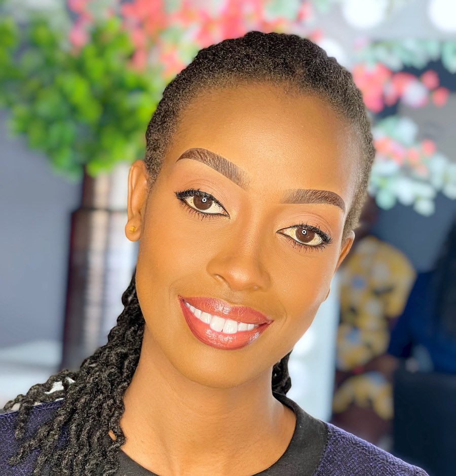 fancyliner1's tweet photo. Ladies, Would you like to try this makeup?
Gentlemen, how would you feel seeing your woman looking all this beautiful ,uhm? 
#fancyliner #joskinbeauty #beauty #Wednesday #september2021 #RwOT #mua #makeup https://t.co/tWQN6Yknb1