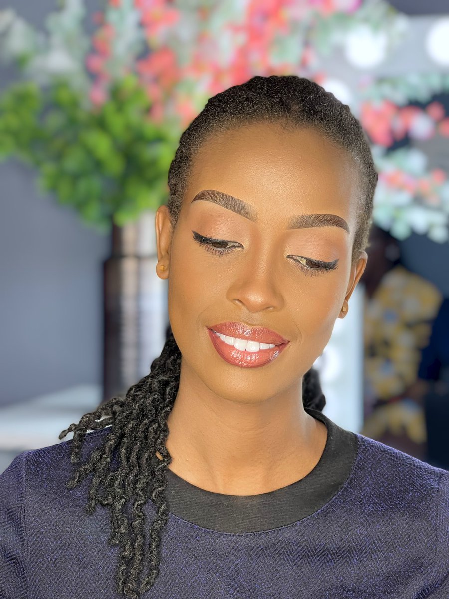 fancyliner1's tweet photo. Ladies, Would you like to try this makeup?
Gentlemen, how would you feel seeing your woman looking all this beautiful ,uhm? 
#fancyliner #joskinbeauty #beauty #Wednesday #september2021 #RwOT #mua #makeup https://t.co/tWQN6Yknb1
