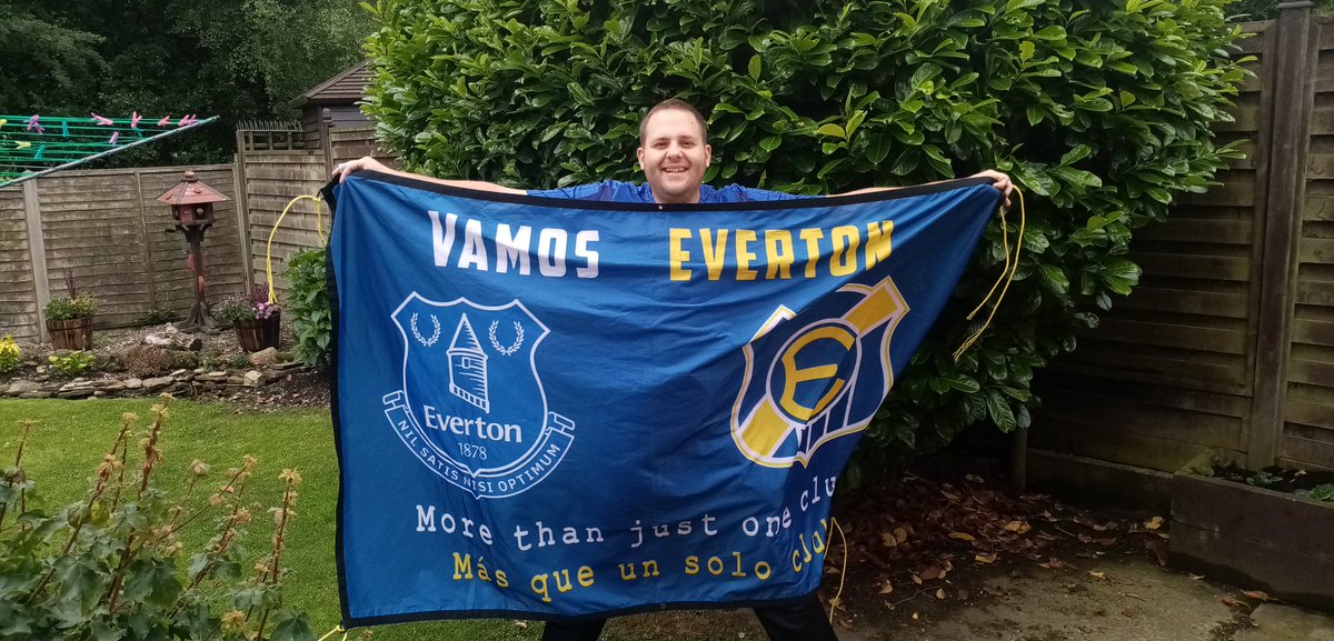 Ruletero_Toffee's tweet photo. Excited for tonight's huge @evertonsadp game. I might be 7000 miles away but I am with the team in spirit. Me encanta este club, el mejor de Sudamérica.
#VamosEverton #másqueunsoloclub #E4E 🇨🇱🇺🇦💙💛🥅⚽️ https://t.co/hDK9CpudLE