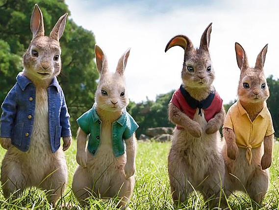 cerisecalixte's tweet image. Du doublage, du doublage, et encore du doublage... parce que j'adore ça 🥰 Retrouvez moi dans le rôle de Flopsaut, la soeur de Pierre Lapin (en rouge sur la photo) dans Pierre Lapin 2 : Panique en Ville ! 🐇 Interprétée par Margot Robbie dans la version originale 🙃