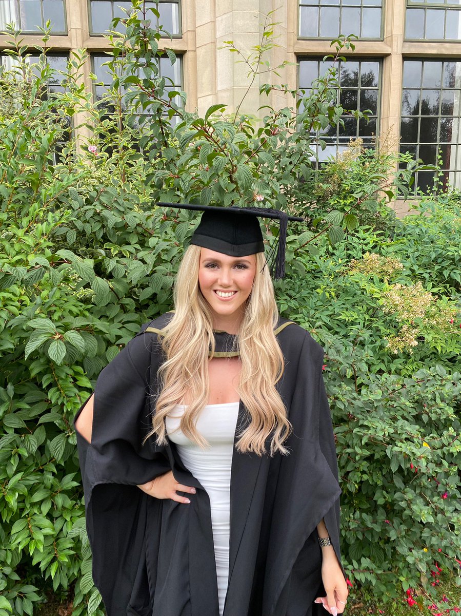 rgstokes's tweet photo. She’s a Grad 👩���‍🎓 #NewProfilePic #HelloBrum @unibirmingham https://t.co/b6NLQUYpNd