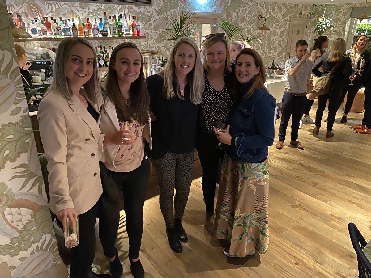 Chloe2morrow's tweet photo. Awesome evening meeting inspirational women IRL 😁 celebration of @sueanstiss new book launch #GameOn #Changingthegame meeting old and new friends from #WomensSportCollective #makinganimpact #WomenSupportingWomen https://t.co/ZgKt47DuGK