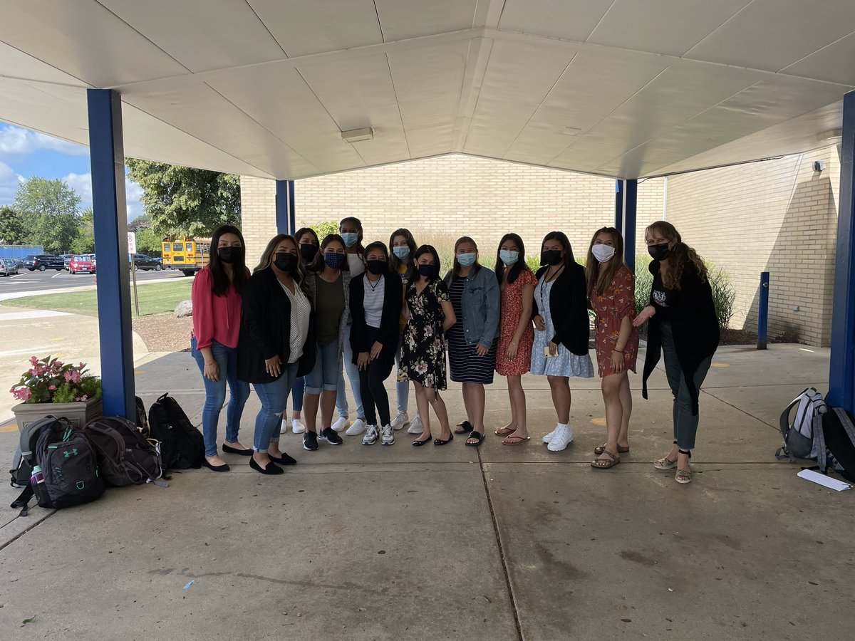 Profra_Castro's tweet photo. Ecstatic smiles hidden under masks for Day 1 internship of Ed Academy! So excited for this new generation of leaders- get ready for them 2026!!!! π©π»βπ«βοΈπππππ@WheelingHS_AVID @Wheeling_Cats #thewheelingway #D214EdPrep @sarastrauss89 @WeidnerDan https://t.co/tUbLIKgKDy