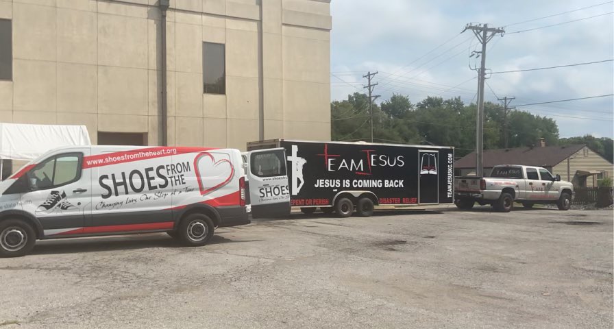Shoesfromheart's tweet photo. SfH Disaster relief heading to Louisina and Mississippi handing out shoes!!
#shoes #DisasterRecovery #IdaHelp #helpingthoseinneed https://t.co/nvPrXwPrkC