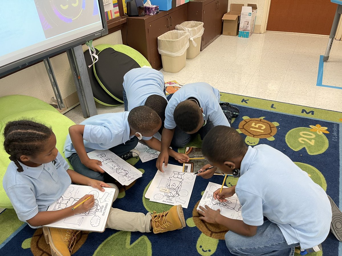 RLAehernandez's tweet photo. Mitchell teachers implementing a co-teaching model! Way to go Mrs. Guzmán and Mrs. Malott! @wnyfrac @LAMitchellFW #MitchellStrong https://t.co/4ieQkMl2H2