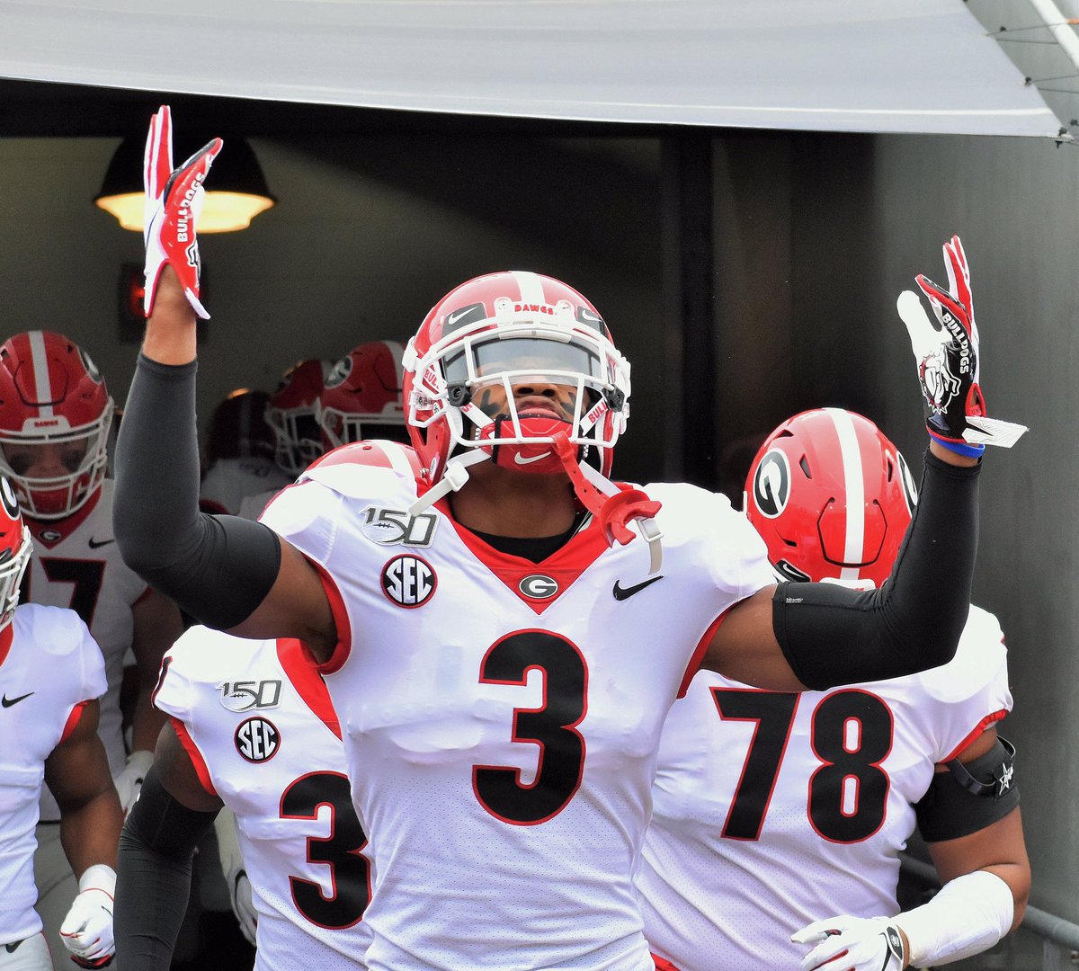 960theref's tweet image. If a picture was an emoji 🙌

📸 Josh Conner/960 The Ref

#BeatClemson #godawgs #3MoreDays