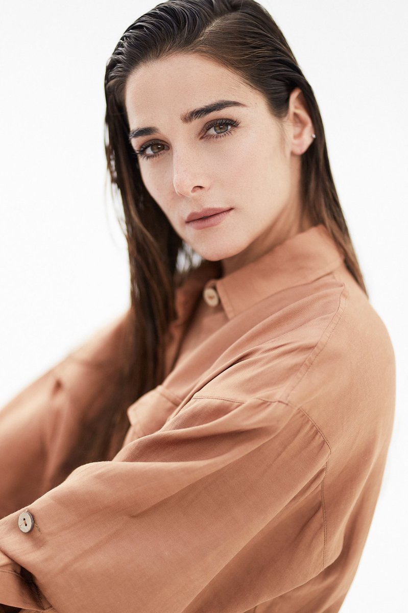 Juana Viale regresa a la conducción de los programas #LaNocheDeML #AlmorzandoConML tras haber cumplido con la cuarentena obligatoria al llegar al país ▪️