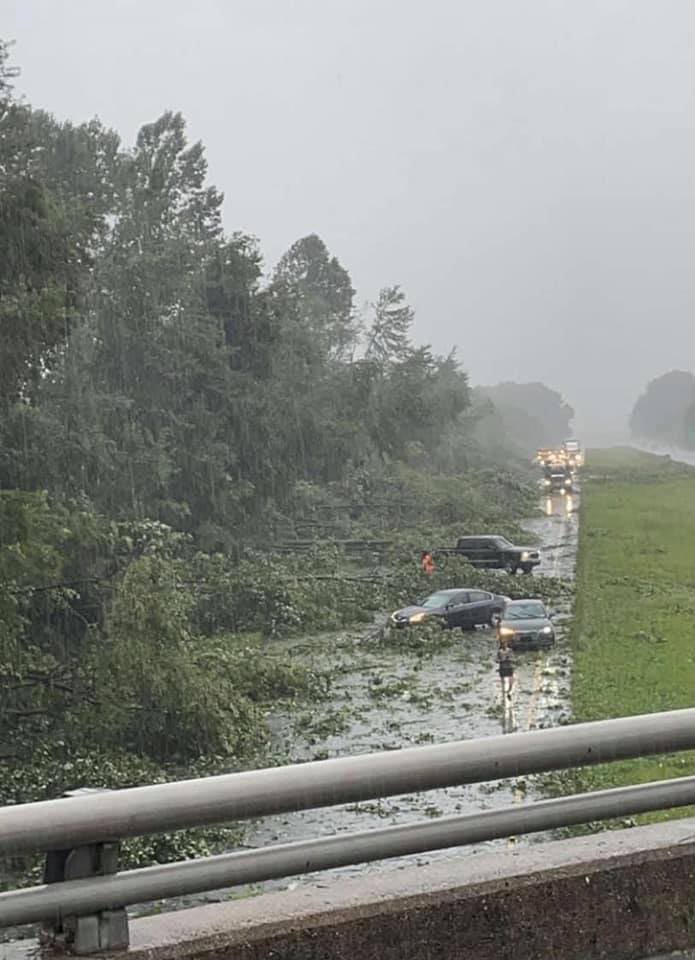 Breaking_4_News's tweet image. #BREAKING: Significant Damage Recorded On Highway In Oxford, PA Following Confirmed Tornado. #BreakingNews 

Photo Credit: Unknown